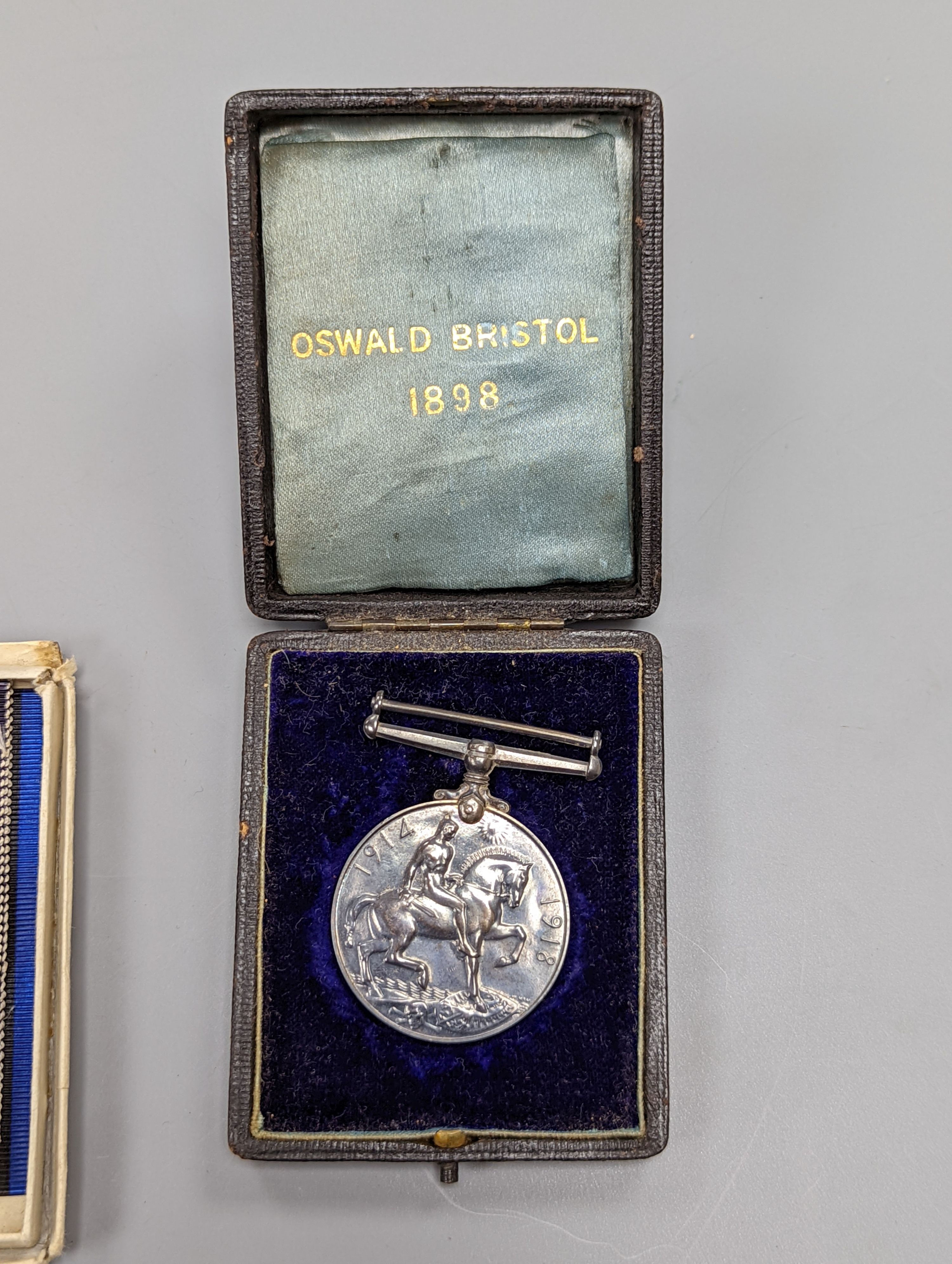 A WW1 pair to 1748 SJT. O.H.BRISTOL 2- CO. OF LOND, Y. and Related Badges, buttons, dog tags and other medals